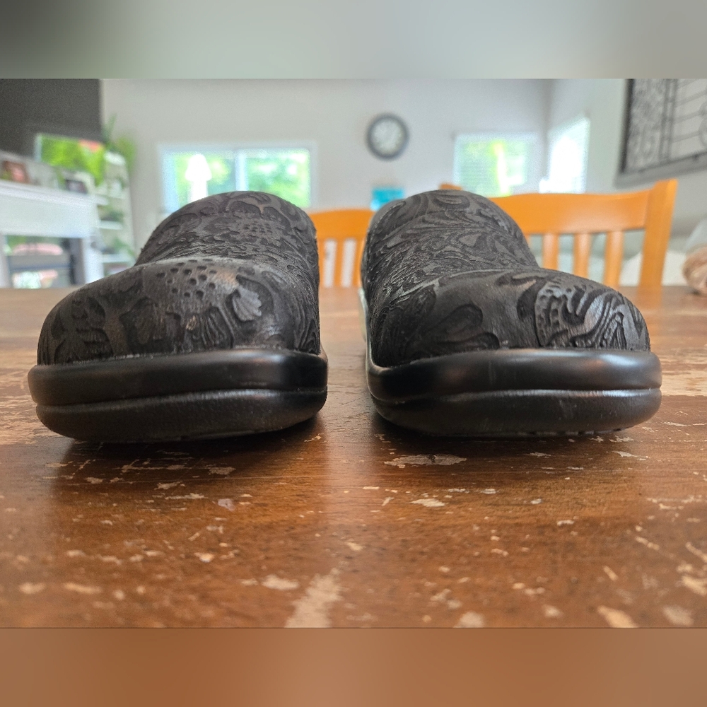 ALEGRIA Black Embossed Slip-On Shoes - Picture 3 of 10